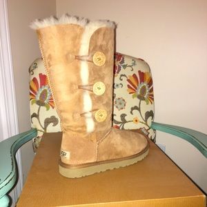 Ugg Bailey Triple Button boots